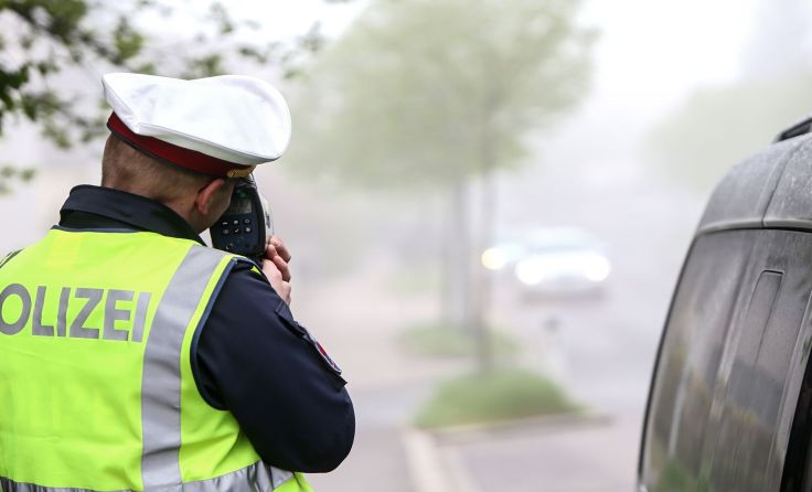 Bereits zum zweiten Mal muss ein 21-Jähriger seinen Führerschein abgeben. Foto: Weihbold
