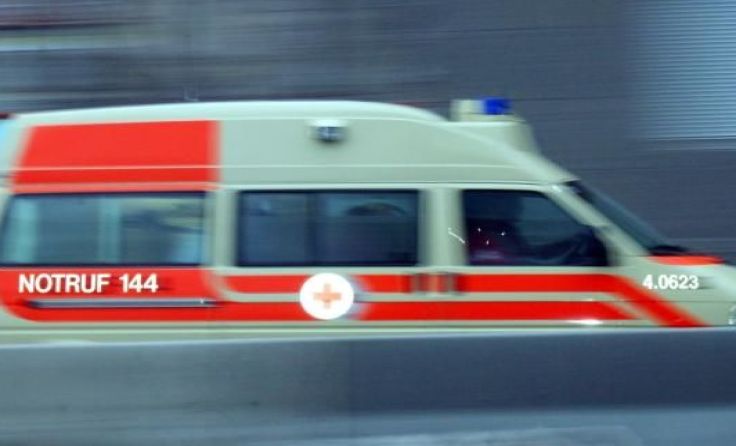 Die Rettung war bei einem Unfall an der Autbahnauffahrt in Puchberg im Einsatz. Foto: Weihbold