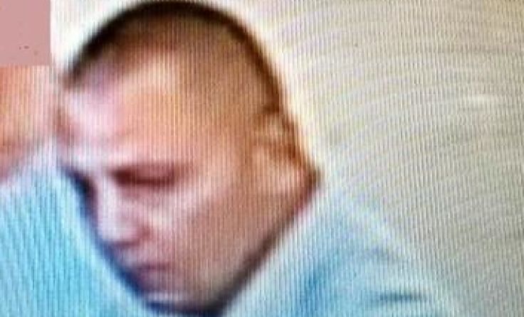 Dieser Mann lenkte das Opfer ab. Foto: Überwachungskamera