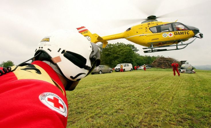 Der schwer Verletzte wurde in das Klinikum Wels geflogen. Foto: Weihbold