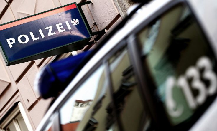 Der bislang unbekannte Täter konnte ohne sein T-Shirt entkommen. Foto: Weihbold