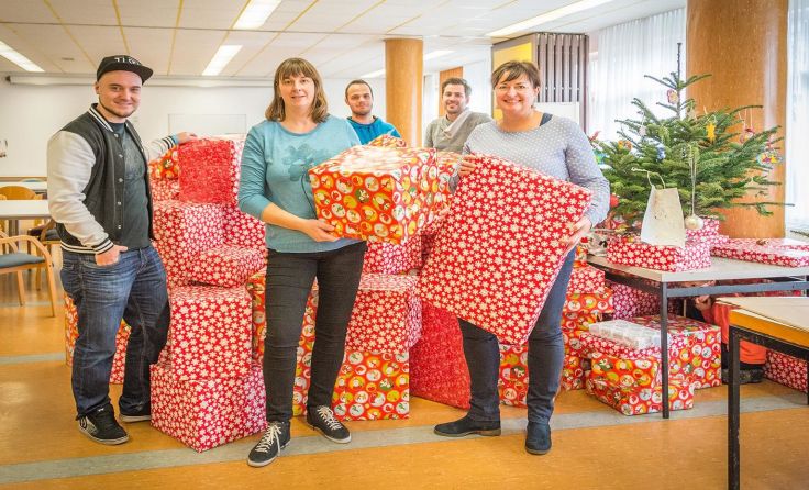 Wenn alle mitanpacken, kann vielen eine Freude gemacht werden. Foto: Wimmer