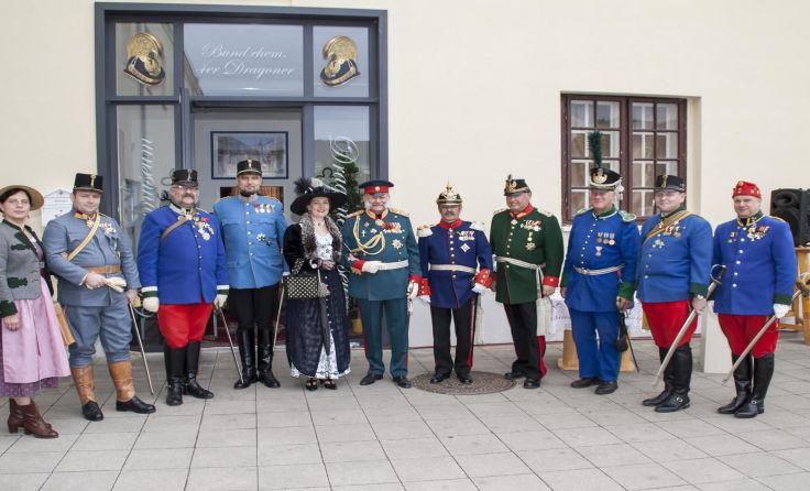 Schön anzusehen ist es, wenn der Bund ehem. 4er Dragoner feiert. Foto: Weickinger