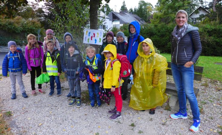 Auch bei Wind und Wetter wurde bei der Pedibusaktion marschiert! Foto: Zauner