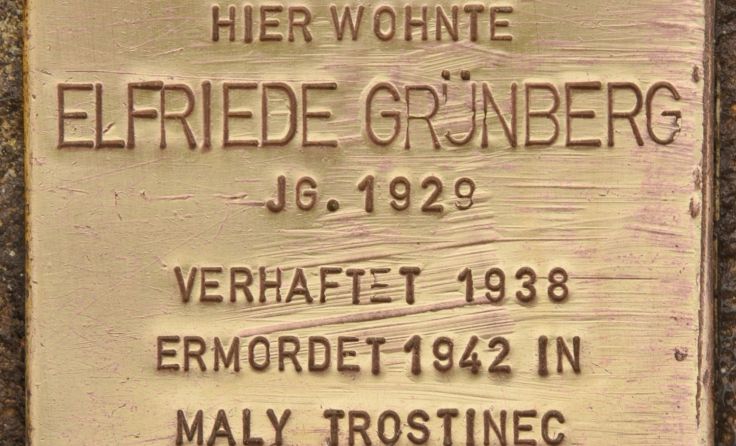 Von Elfriede Grünberg existiert kein Foto, nur dieser Gedenkstein. Foto: Gedächtnisbuch