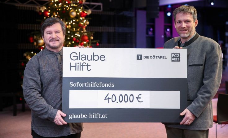 Pastor Fred Lambert (l.) und Erwin Hehenberger von der OÖ Tafel wollen helfen. Foto: FCG