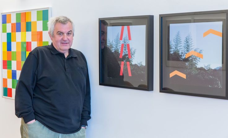 Hausherr Muhr freut sich, wieder Kunst zeigen zu dürfen. Foto: Fischer Fotografie