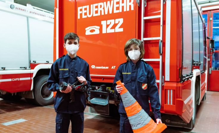 Elias und Amelie freuen sich, dass wieder Jugendstunden möglich sind. Foto: FF Wels
