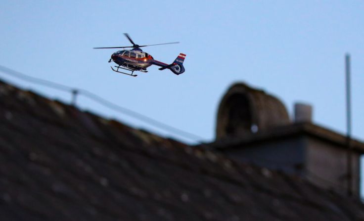 Auch die "Libelle" des Innenministeriums suchte nach dem Buben. (Foto: laumat.at/Matthias Lauber)