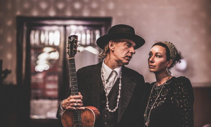 Ernst Molden und Ursula Strauss von den Fluchten in die Liebe. (Foto: Matejschek)