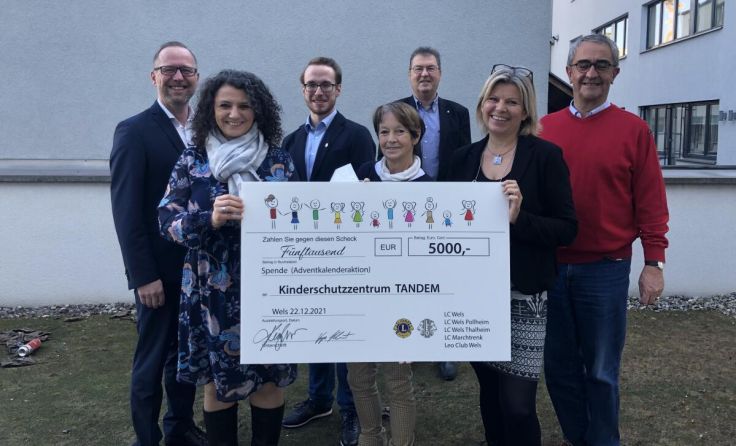 Vertreter der Lionsclub übergaben 5.000 Euro an das Tandem. (Foto: Lions)