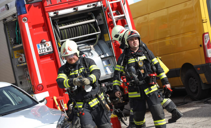 Drei Feuerwehren wurden zu dem Brand alarmiert. (Foto: laumat.at/Matthias Lauber)