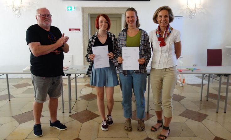 Applaus für die Erstplatzierten Ida Auzinger (2.v.r) und Carolina Fellner (Foto: Stroh)