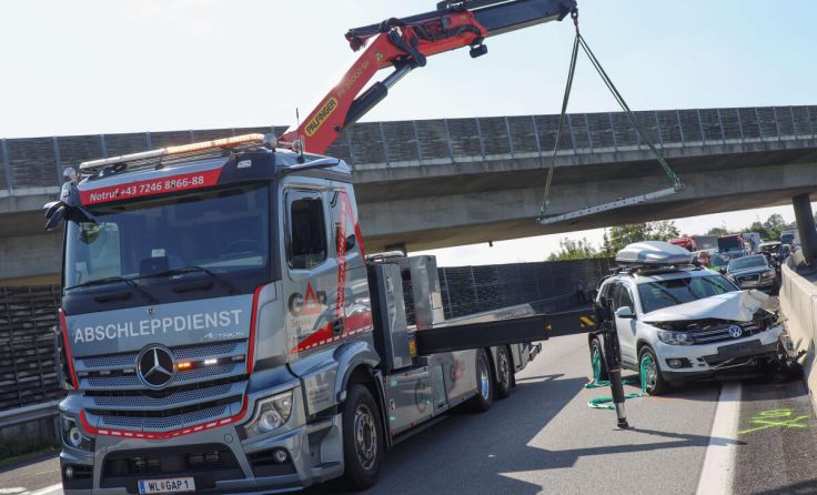 Drei PKW waren in den Unfall verwickelt. (Foto: laumat.at/Matthias Lauber)