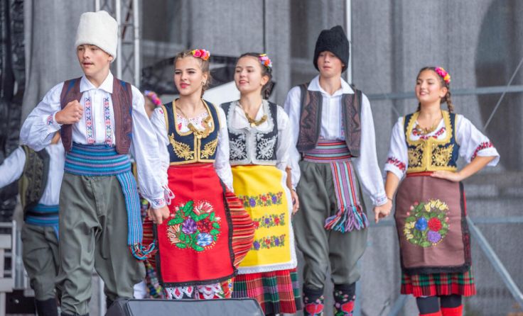 Marchtrenker aus aller Herren Länder stellen ihr Brauchtum vor. (Foto: Mario Oberlaber)