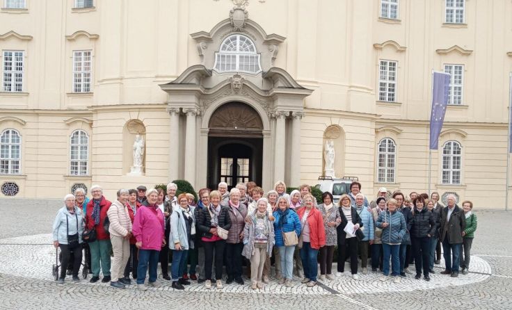 Eine beachtlich große Gruppe aus Wels besichtigte Stift Klosterneuburg. (Foto: Seniorenbund)