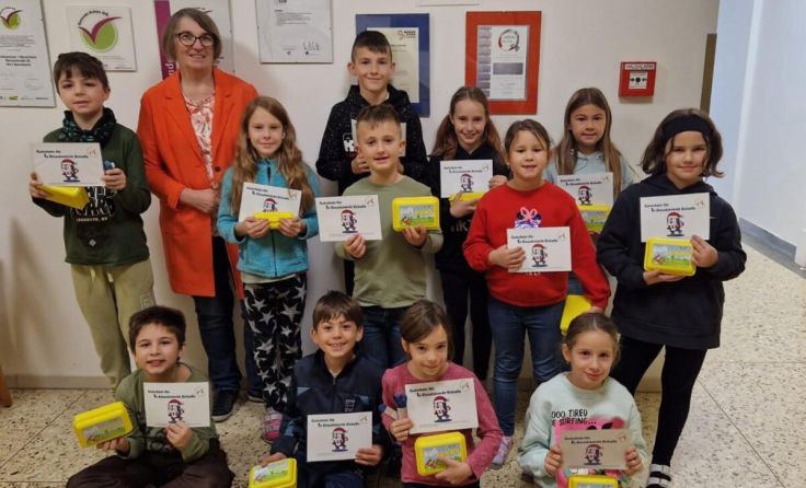 Direktorin Susanne Holoubek gratulierte den Klassensiegern (Foto: VS1)