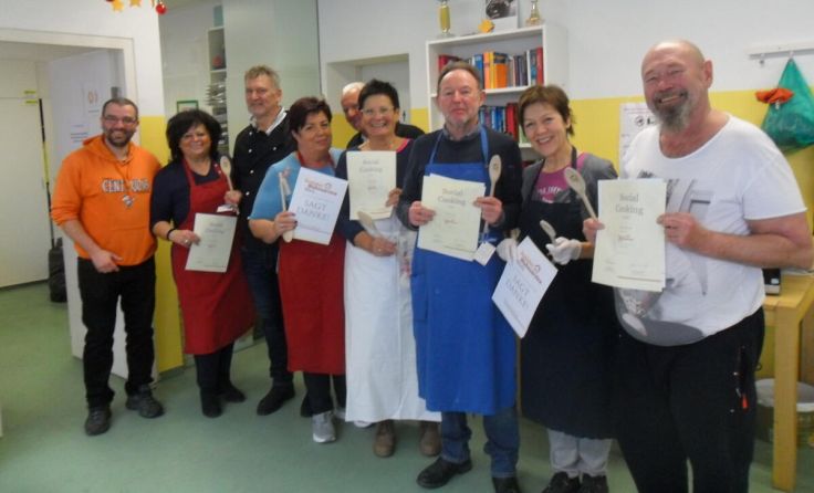 Silvia Müller-Steinacker (2.v.l.) und ihr Team kochen auch für den guten Zweck. (Foto: KEK)
