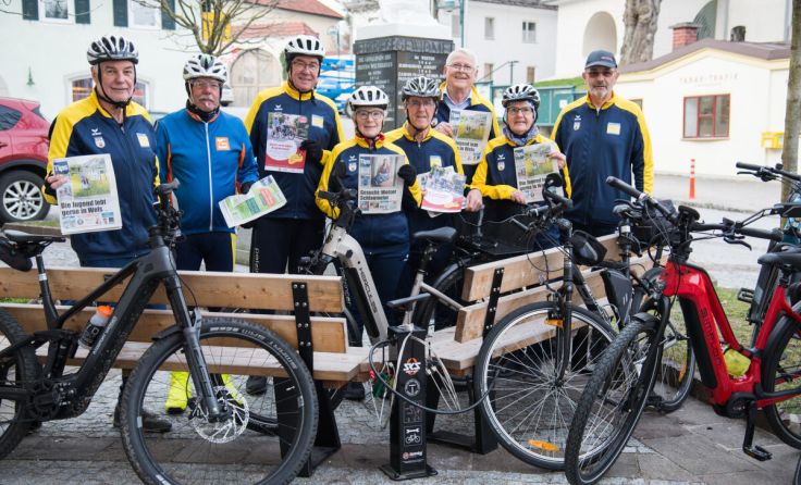 Auch die Radler lesen Tips und informieren sich über den Fahrradverkehr. (Foto: Andessner)