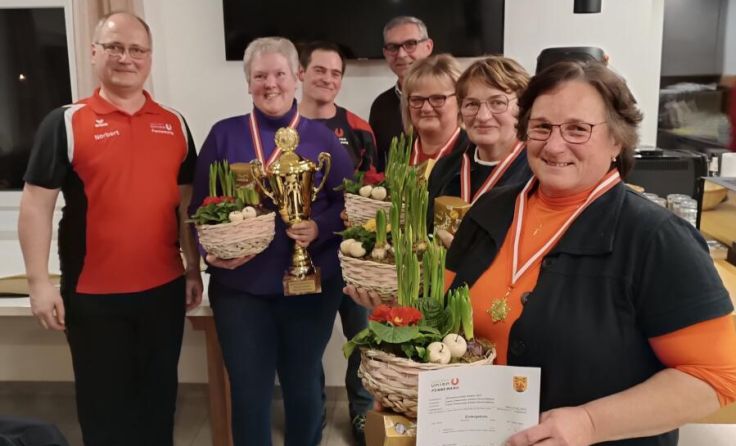 Treffsicher: Die Bäuerinnen sicherten sich den Ortsmeistertitel. (Foto: Schuster)