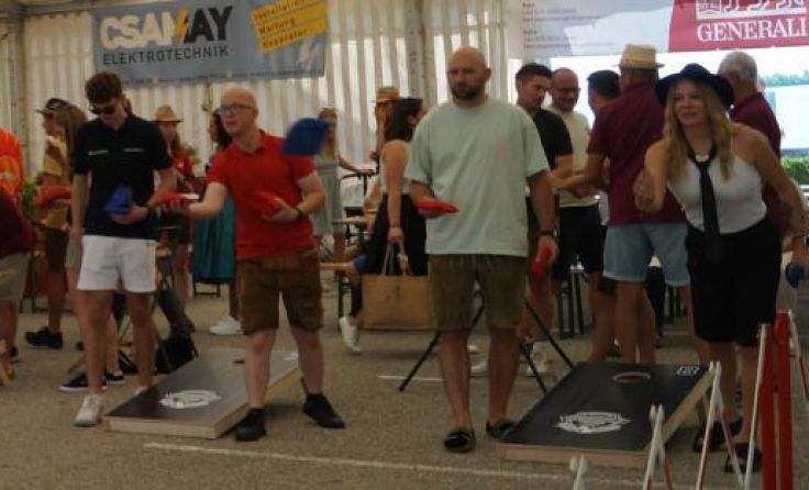 Die Teilnehmer des Cornhole-Turniers hatten viel Spaß. (Foto: FF Sipbachzell)