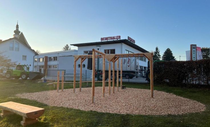 Der neue Fitnessturm hält Offenhausen in Bewegung! (Foto: Gemeinde)