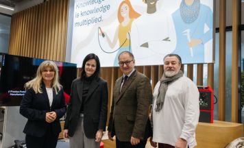Landesrat Winkler auf Betriebsbesuch bei Fronius in Sattledt