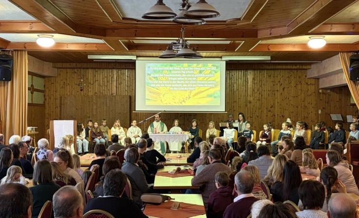 Die Messe beim Kirchenwirt war gut besucht. (Foto: Pfarre Sipbachzell)
