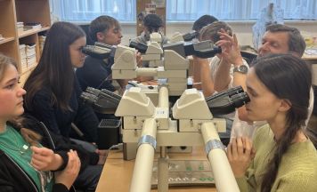 Lambacher Gymnasiasten blickten hinter die Kulissen der Medizin