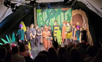 Welser Theaterkids brachten die Bühne zum Leuchten