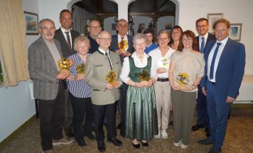 ÖVP Wels-Land dankte selbstlose Engagement wieder mit der Ehrenamtshand