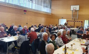 Krenglbach lud Senioren zum Kaffee- und Kuchenplauscherl