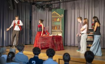 Franziskus Gymnasium Wels begeistert mit Theater LiteraTour