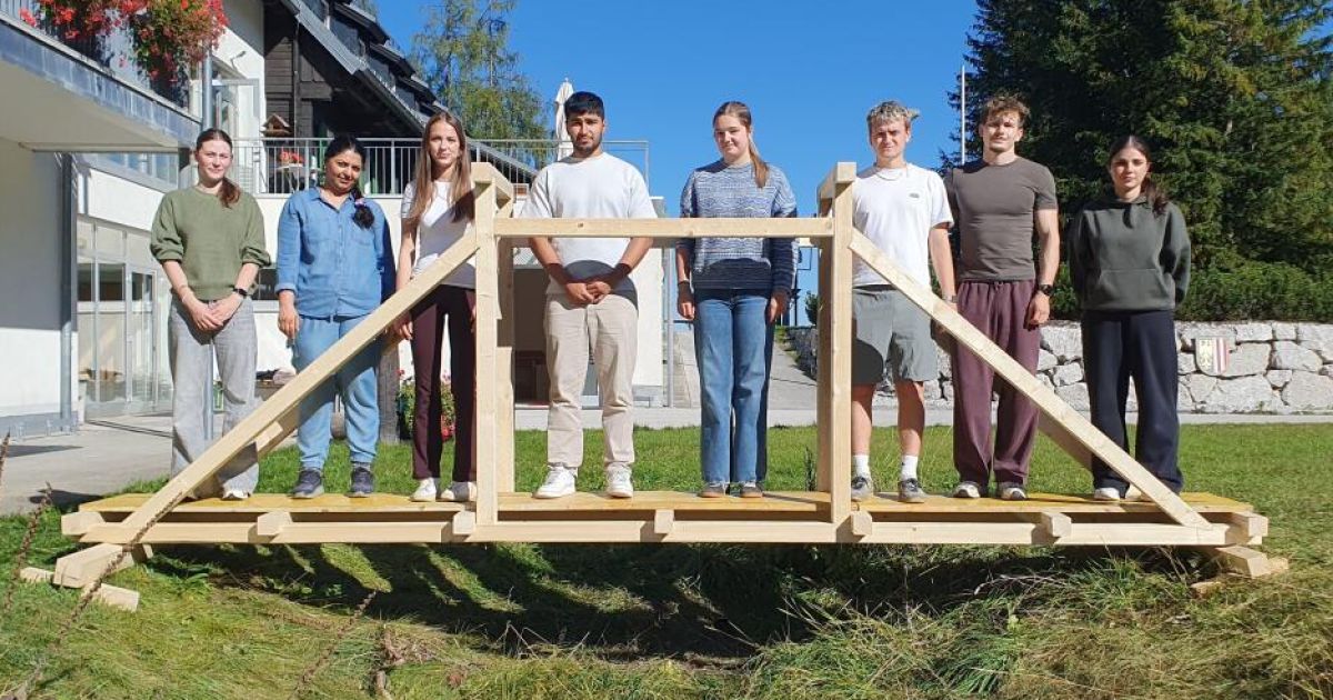 Welser FH-Studenten bauten Brücken in Hinterstoder