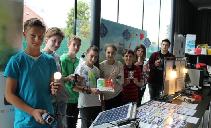 Die NMS Traundorf informierte die Besucher über energiesparende Leuchtmittel.