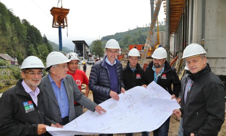 Alles im Plan bei den Bauarbeiten am Feuerkogel Foto: OÖ. Seilbahnholding