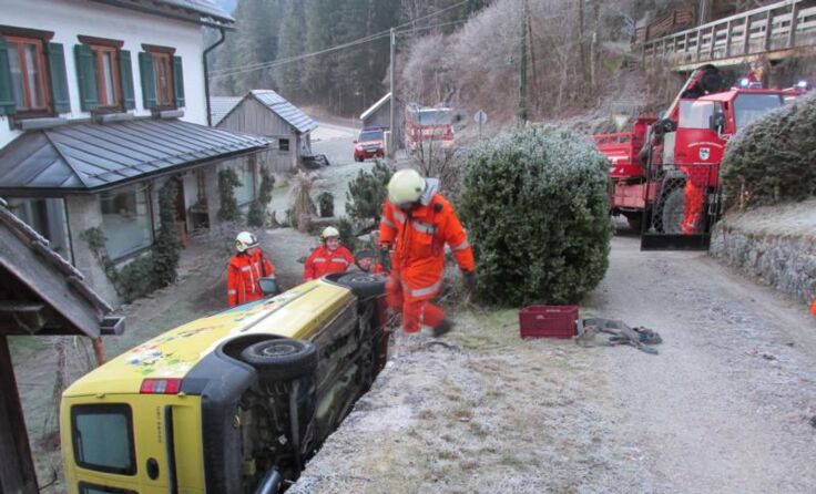 Die Bergekräfte der FF Bad Goisern fanden eine knifflige Situation vor. Foto: A. Hippesroither
