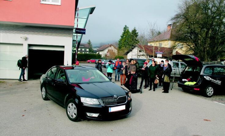 Um kurz vor neun Uhr mussten die Altmünsterer Helfer vorerst von ihrem Schützling Abschied nehmen.