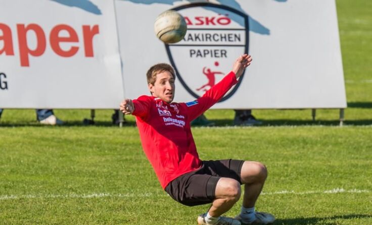 Captain“ Michael Almhofer als Zentralfigur in der Defensive Foto: Wolfgang Benedik