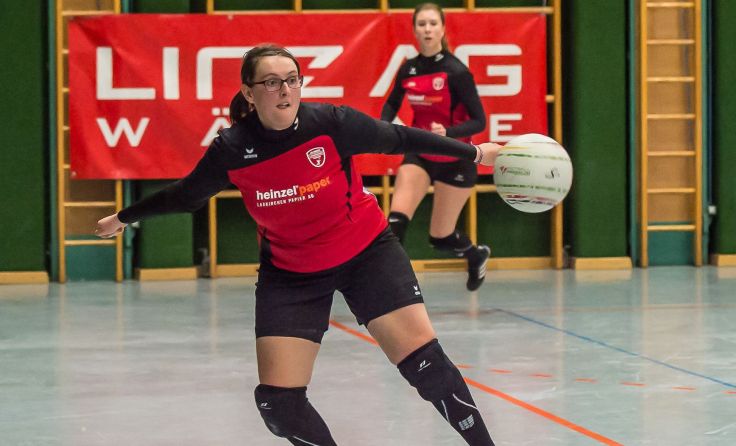 Laakirchens starkes Mittelfeld mit Johanna Schausberger überzeugte. Foto: Verein