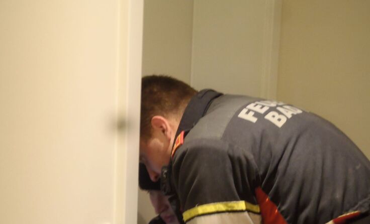 Nervenaufreibender Türöffnungsversuch in Bad Ischl Foto: FF Bad Ischl