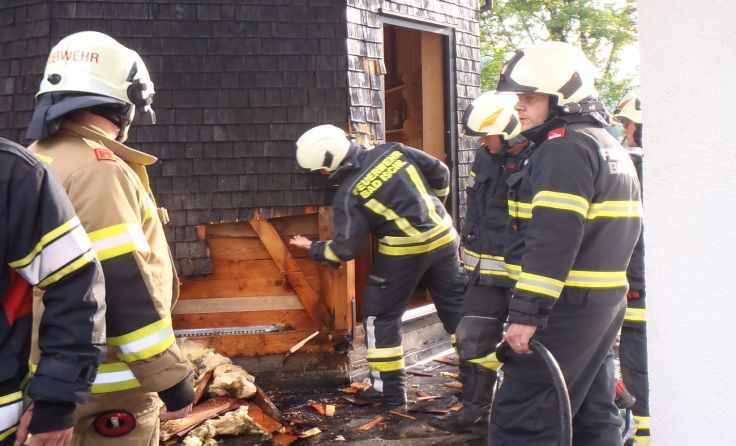 Keine Minute zu früh erreichten die Ischler EInsatzkräfte den Brandort. Foto: FF Bad Ischl