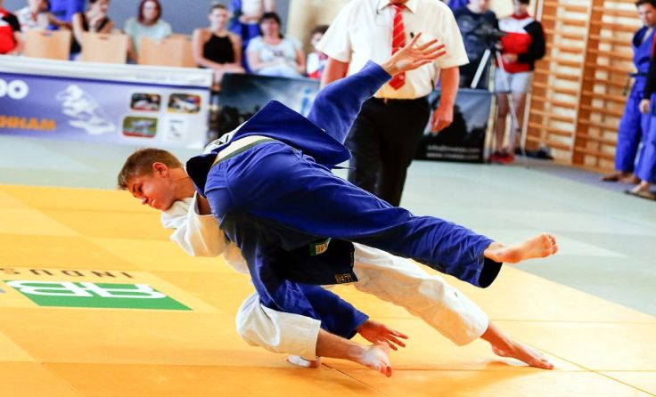 Rupert Beiskammer (weißer Kimono) leitete mit seinem Sieg den Triumph ein. Foto: Franz Ketter