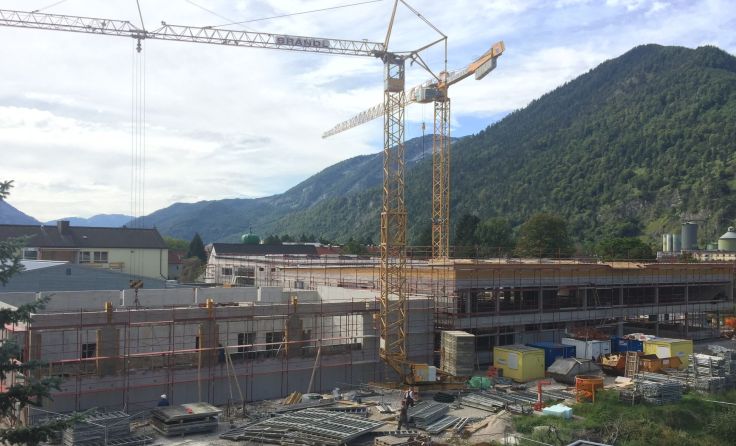 Das neue Schulzentrum in Ebensee soll im Herbst 2018 seinen Betrieb aufnehmen. Foto: Silller