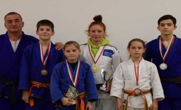 Die erfolgreichen Medaillensammler des Judoteams Salzkammergut Foto: JT