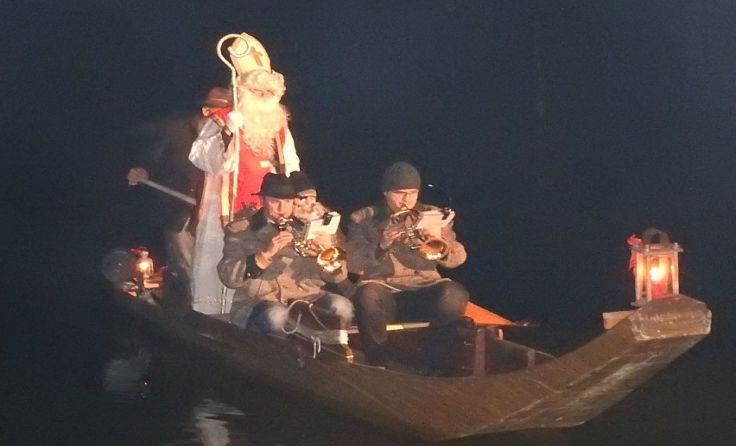 Der Nikolaus bei der Anreise nach Obertraun Foto: Schwarzlmüller