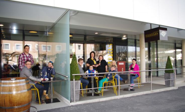 Im „Mamas“ gibt es ab dieser Woche auch im Gastgarten rauchfreie Zone. ***Foto: mip