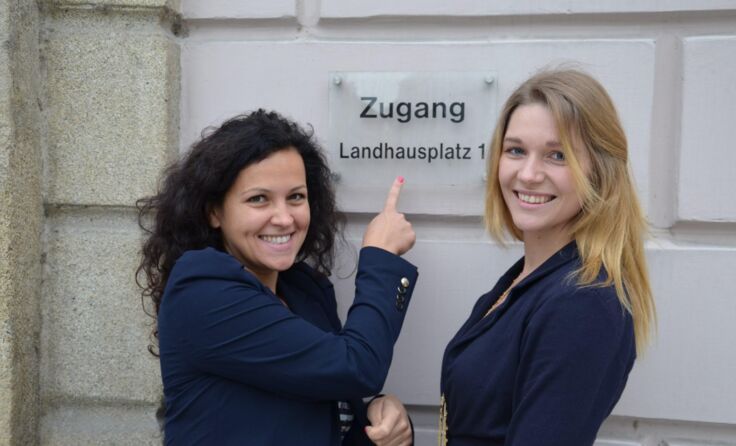JVP-Landesobfrau LAbg. Helena Kirchmayr und JVP-Bezirksobfrau Theresa Breiteneder Foto: JVP
