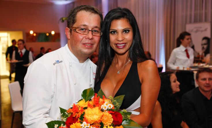 Küchenchef Andreas Breitenfellner mit Model Nina Bruckner Foto: cityfoto.at