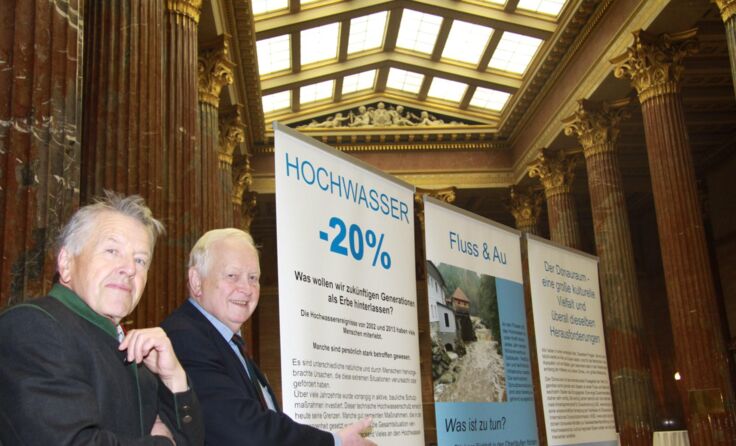 Gottlieb Soriat (rechts) im Parlament